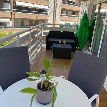 Playa A 50 Metros Solo Para Familias 살루 외부 사진